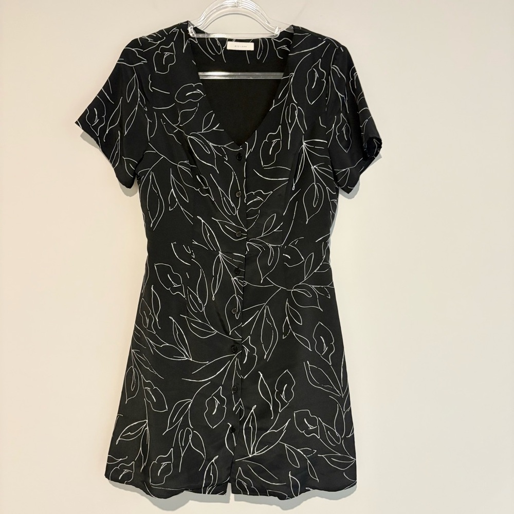 All:Row Floral V Neck‎ Button Front Dress Black